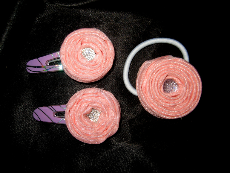 Заколочки и резиночки ;)