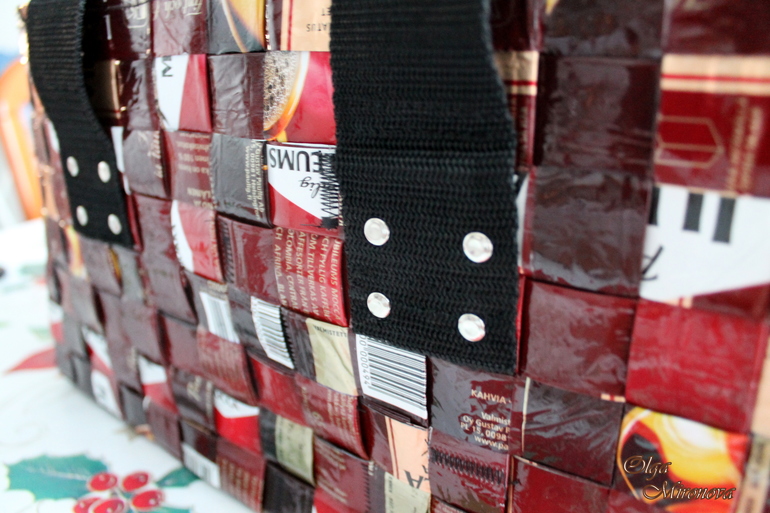 Сумка из кофейных пакетов.