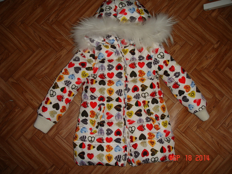 Пакет верхней одежды для девочки, рост 104-110. Новое и б/у