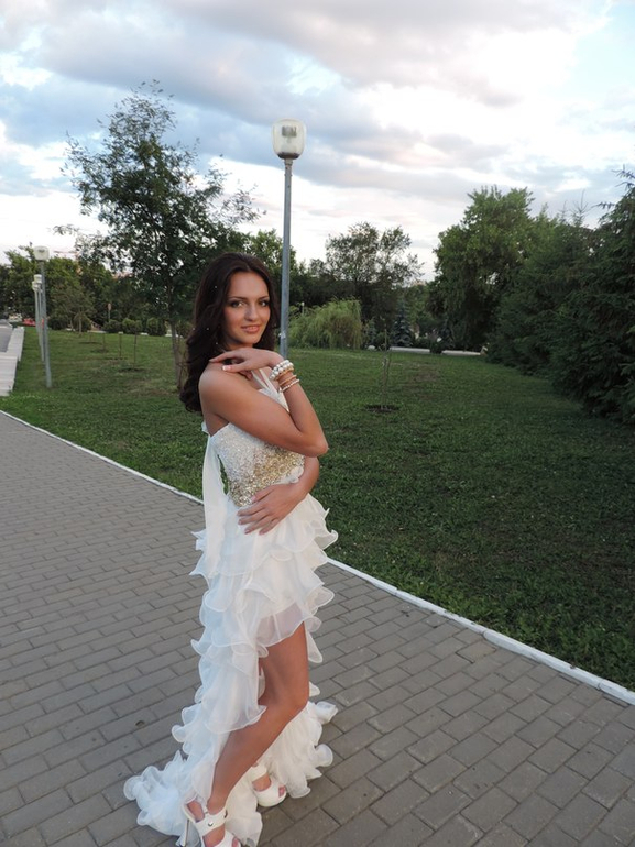 Великолепное платье SHERRI HILL (оригинал) Размер 42-44 б/у, в хорошем состоянии