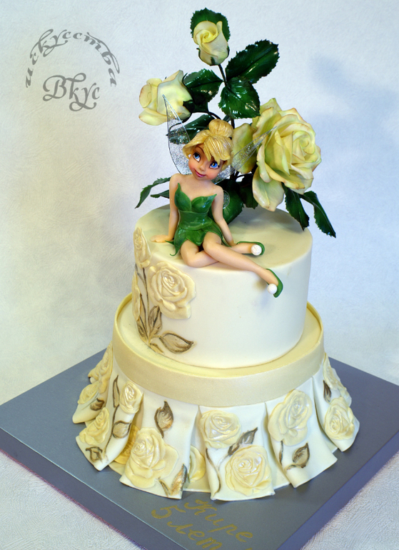 Торт с феечкой по мотивам детского платьица)))