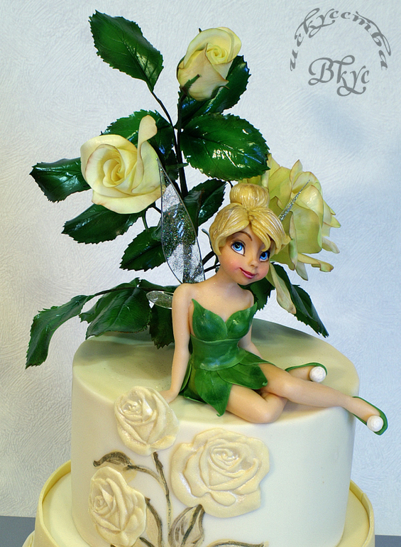 Торт с феечкой по мотивам детского платьица)))