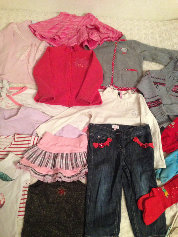 Отдам вещи для девочки от 80см до семи лет