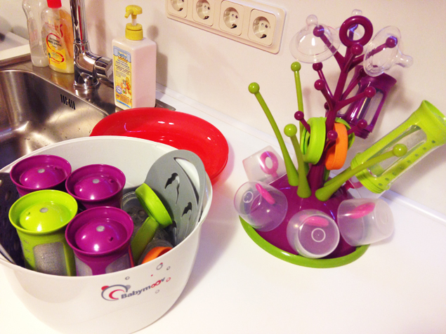 Большой фото обзор бутылочек и аксессуаров.