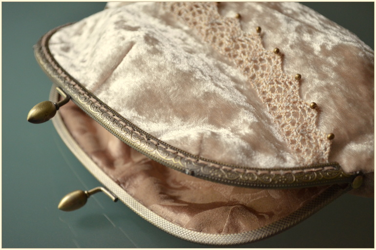 В обмен на зайку. Клатч.