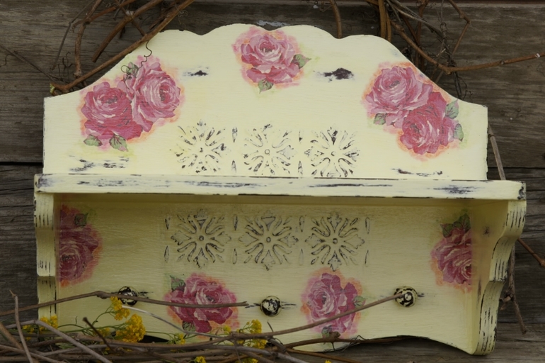 Чайный домик и полка в стиле шебби