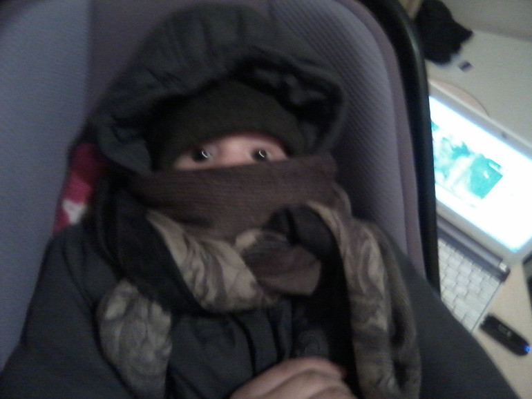 сыночек с помощью мужа поздравил с 8 марта))