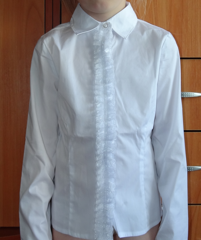 новые водолазка Orby SHCOOL 2014 размер 122-128 см цена 350 руб. и блузка размер 128 цена 850 руб.,