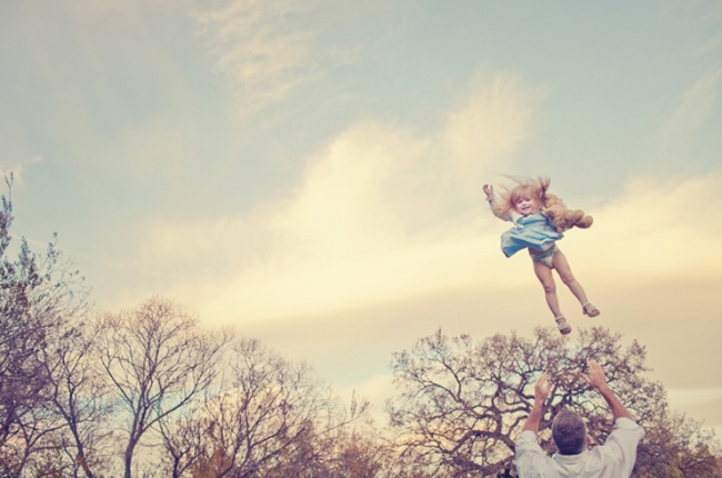 Счастливый ребенок в счастливой семье