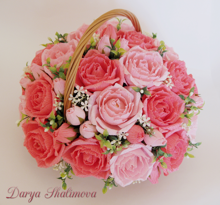 Розовые розы