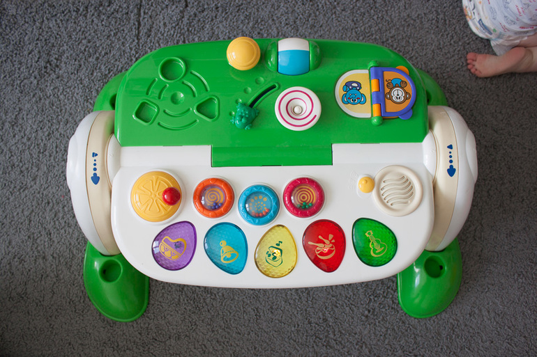 Наши игрушки в 1 год и 4 месяца