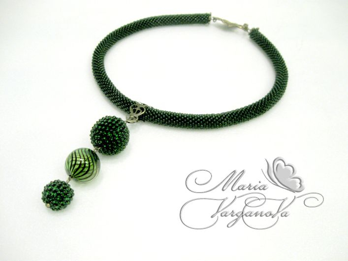 Новенькие жгуты и лариаты из бисера