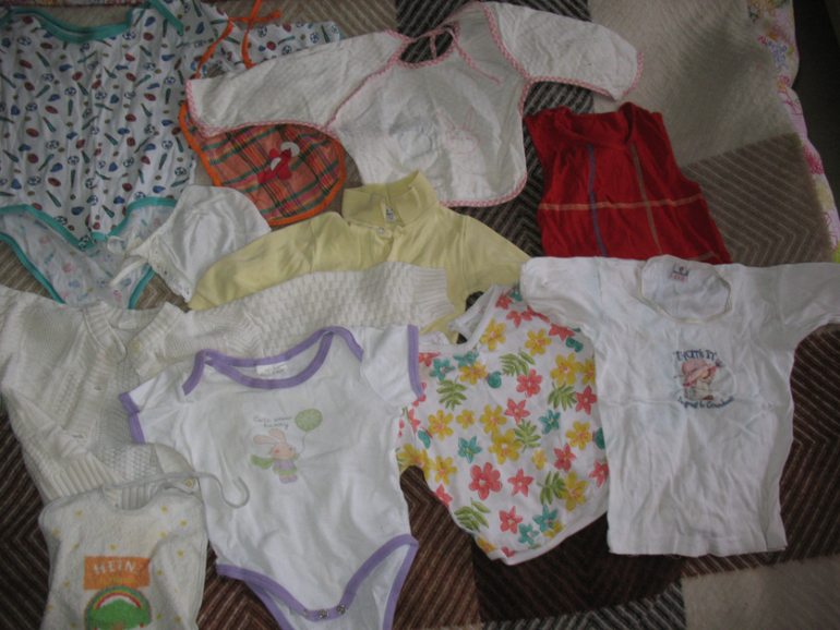 Отдам даром 3 пакета вещей б\у,передар,мы не пользовались.фото