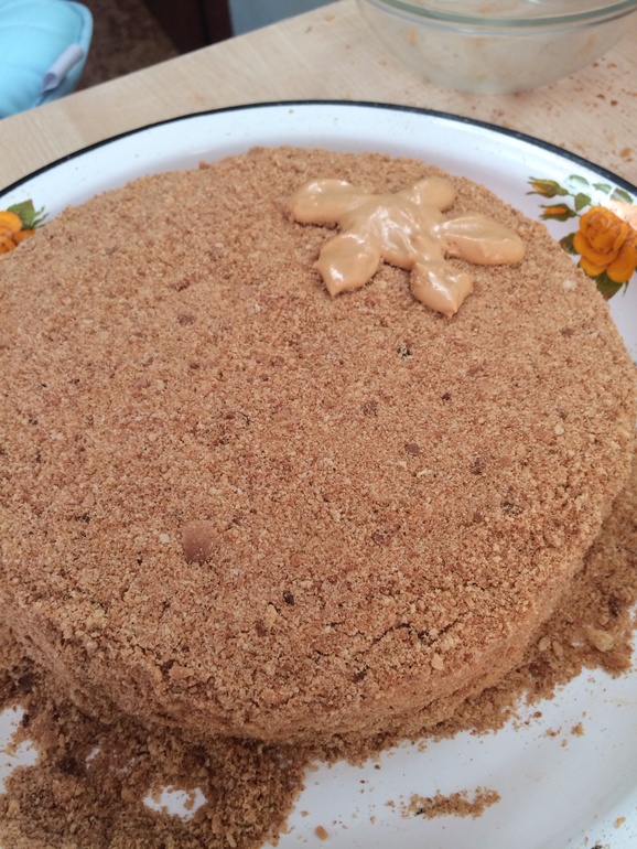 Помогите с медовиком. Коржи не получаются