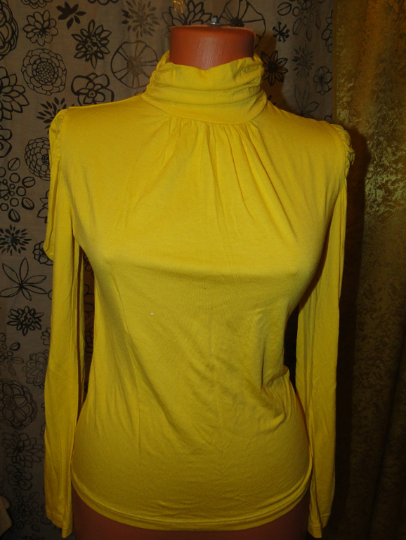 На девушку 12-17 лет или мамочку 42 размера новая и бу