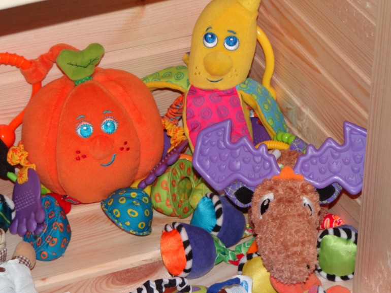 Много б/у игрушек