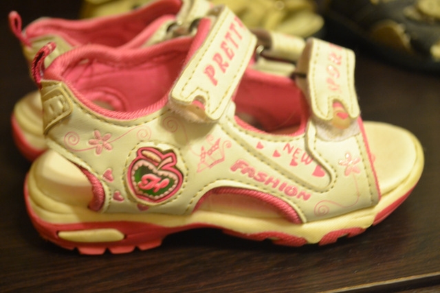 Обувь(сандалики, кроссовки, полуботинки, сапожки) от 18 - 23р-р. Дешево!!!