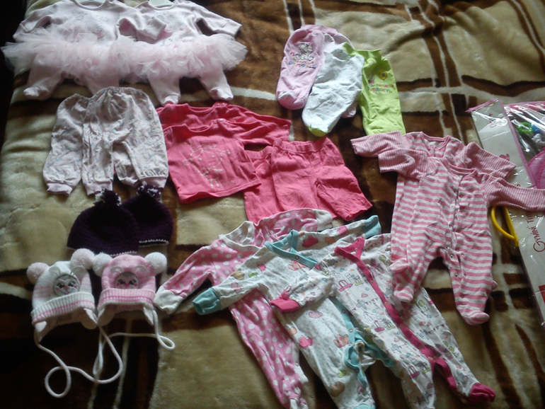 Продам для девочек двойняшек