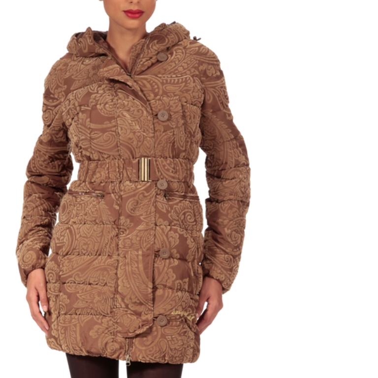 Desigual куртка новая размер S