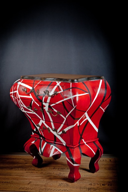 Красный комод Ван Хален с ручной авторской росписью