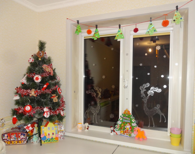 Ёлочные игрушки из фетра с термоаппликацией