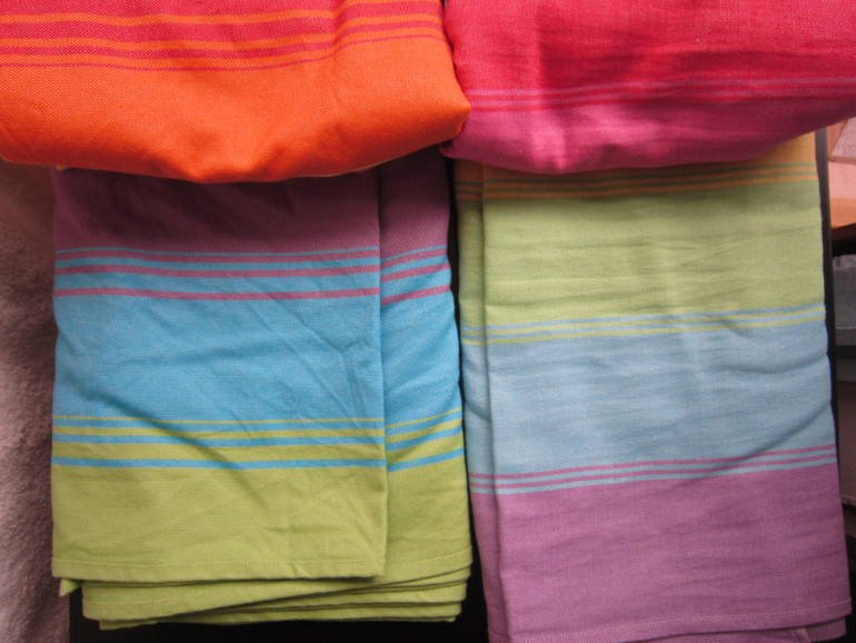 Little Frog - радужный лягушонок.