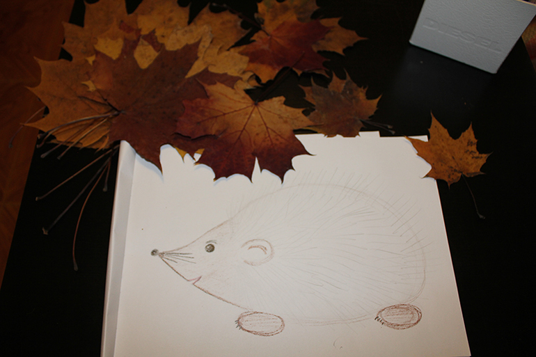 Ежик из листочков.