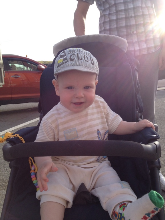 Как грустно мы встретили 8 месяцев!