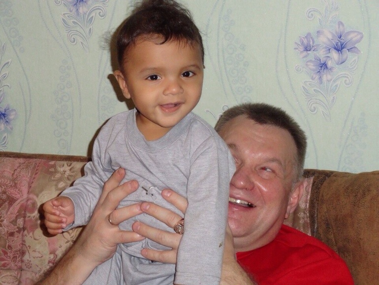 Майклу 7месяцев.