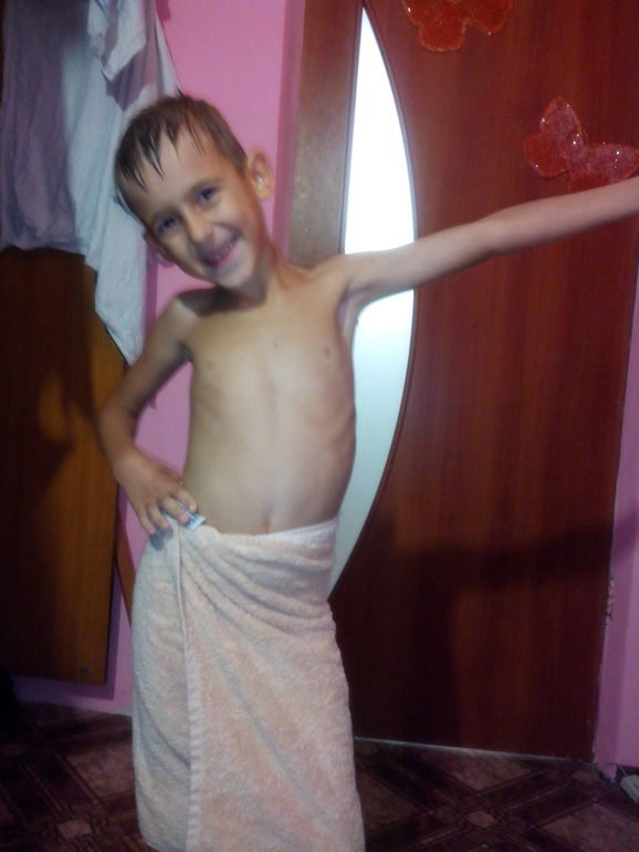 худенький ребенок...