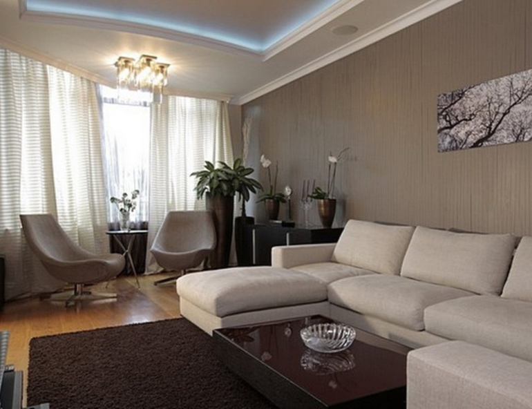 У кого так стоит диван???