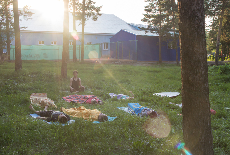 Йога в парке. Продолжение.