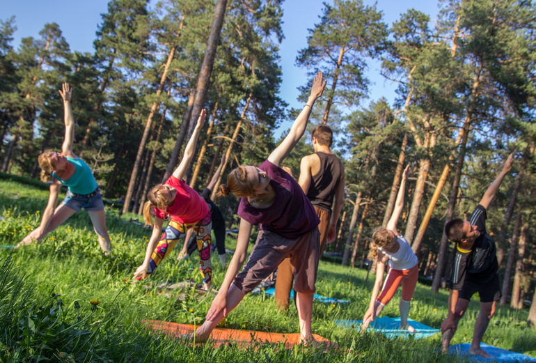 Йога в парке. Продолжение.