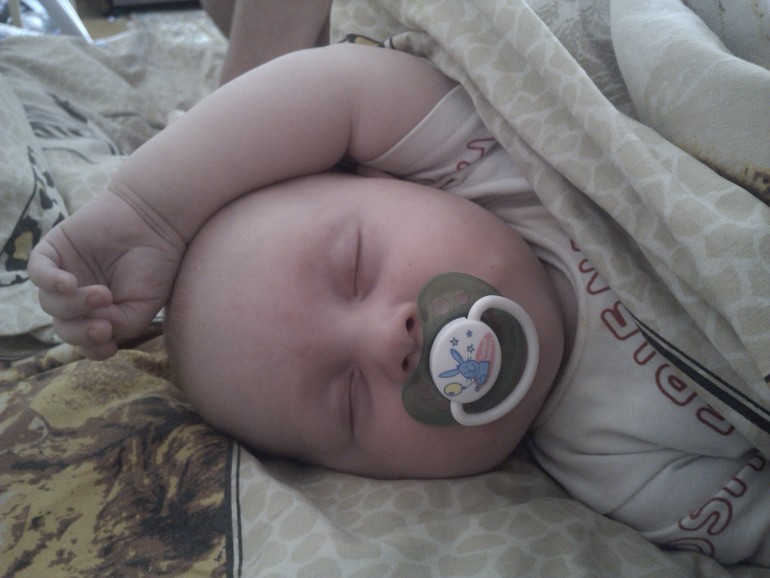 артемию 5 месяцев)