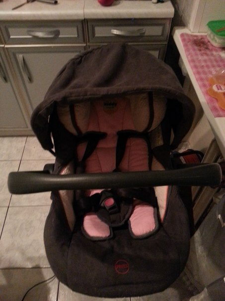 автокресло срочно продаю за символическую сумму 500рублей. Москва