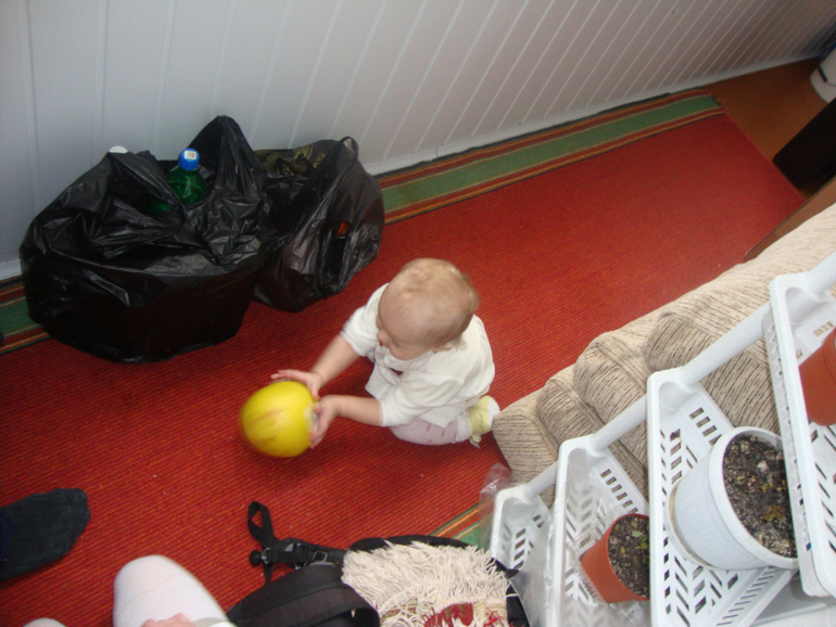 Вот и исполнился нам годик)))