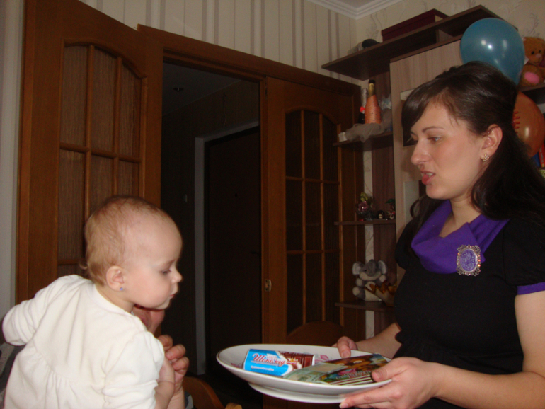 Вот и исполнился нам годик)))