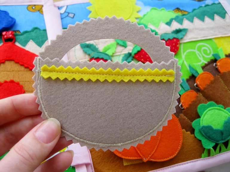 Развивающая книжечка.