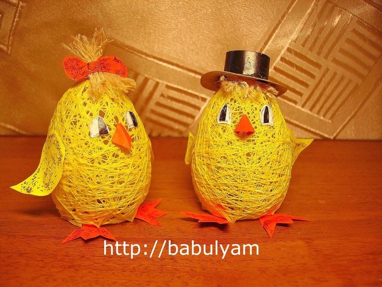 Забавные цыплята из ниток