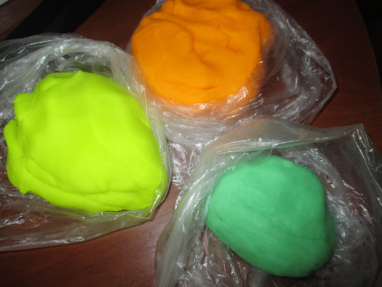 самодельный play-doh)))