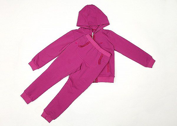 Большая распродажа детской одежды.