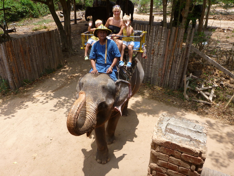 Наверно надо закончить тут с весенним Самуи и вскоре начать добавлять летний)