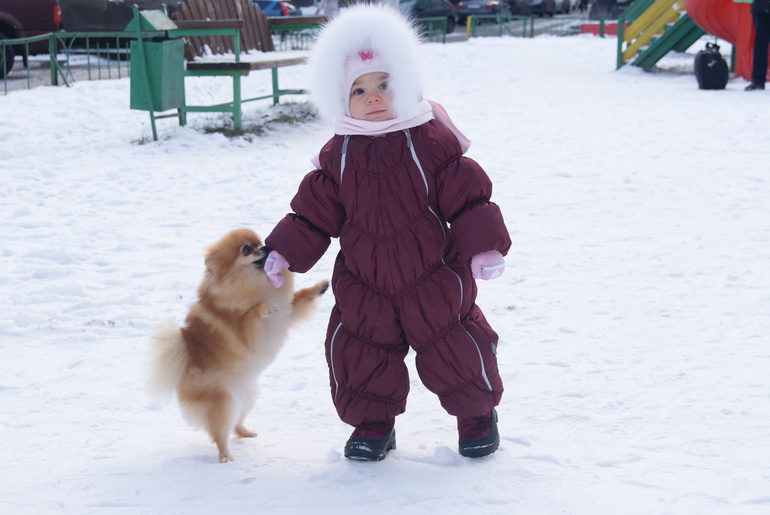 что-то глюки какие-то были...вот они наши фоточки на прогулке)))))