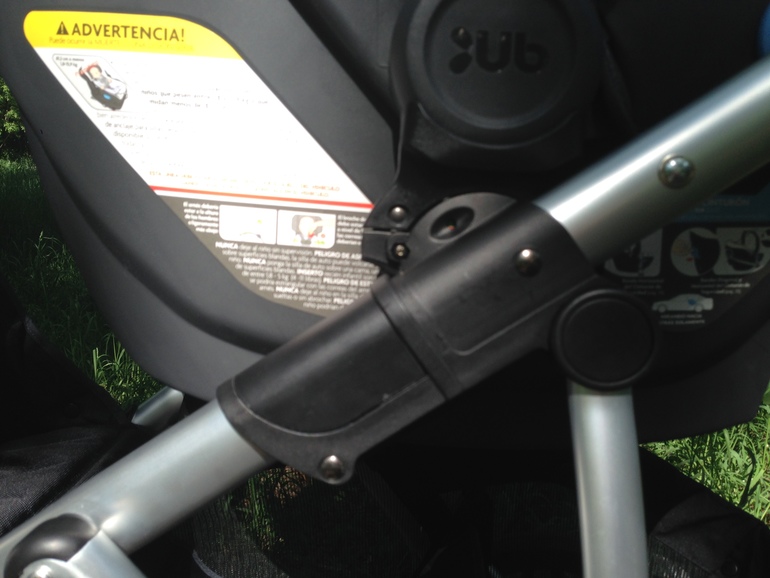 Автокресло UPPAbaby MESA. Теперь у нас целый комплект.