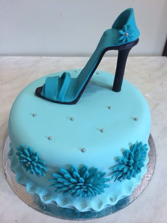 торт с босоножкой(прошу оценить последние работы)