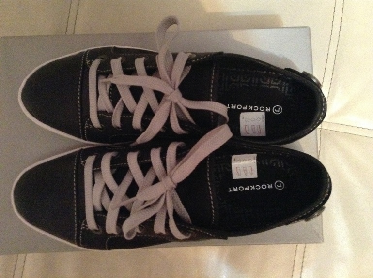 Продам новые женские кеды Rockport !