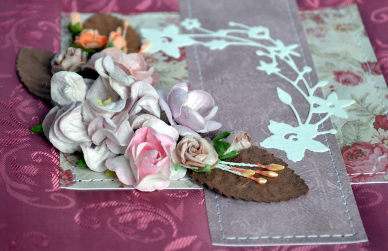 Альбом женский. Продается.