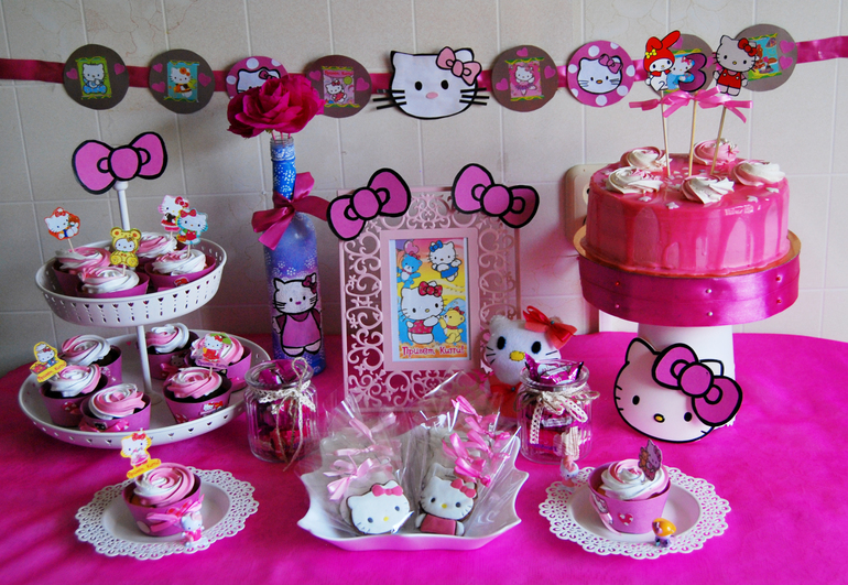 Стол hello kitty