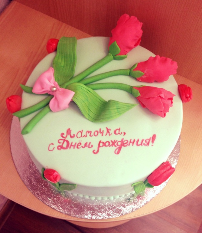 Торт с тюльпанами)