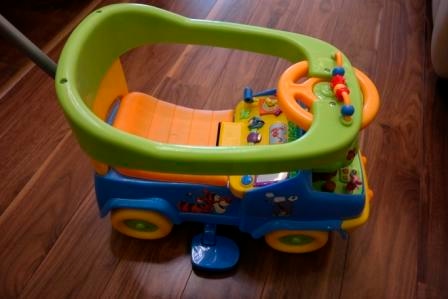 наши любые игрушки с 0 до 11 месяцев))